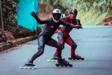 Dos kil&oacute;metros de descenso en patines en solo 127 segundos