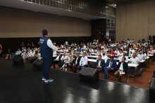 Alcalde Ospina recibi&oacute; reconocimiento por su trabajo en el desarrollo de Cali como ciudad inteligente