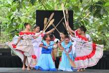 El Hormiguero vibr&oacute; al son del folclor colomboecuatoriano 