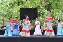 El Hormiguero vibr&oacute; al son del folclor colomboecuatoriano 