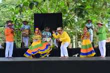 El Hormiguero vibr&oacute; al son del folclor colomboecuatoriano 