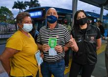 Tarjeta roja para quienes no usan tapabocas en el transporte masivo y no han completado su esquema de vacunaci&oacute;n