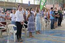 Alcald&iacute;a de Cali y residentes de la comuna 8, firman acuerdo para rehabilitaci&oacute;n de v&iacute;as