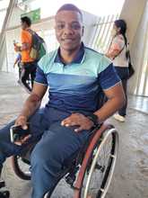 El campe&oacute;n nacional de bala vive el Mundial de Atletismo, desde la tribuna