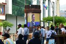 Con tranquilidad y alegr&iacute;a, cale&ntilde;os presenciaron la posesi&oacute;n presidencial en el Bulevar del Rio