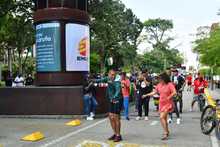 Con tranquilidad y alegr&iacute;a, cale&ntilde;os presenciaron la posesi&oacute;n presidencial en el Bulevar del Rio