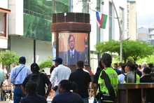 Con tranquilidad y alegr&iacute;a, cale&ntilde;os presenciaron la posesi&oacute;n presidencial en el Bulevar del Rio