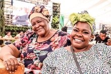 De pescado seco, viche y marimba disfrutan los turistas en el Petronio