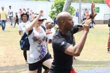 &ldquo;No me pude resistir, aqu&iacute; estoy bailando, probando la comida, me encanta Cali y la gente": turista de Bogot&aacute;