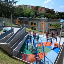 Con el Parque Los Pinos, la comuna 18 dispone de 25,000 mt2 para diversi&oacute;n