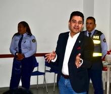 Se capacitan 50 j&oacute;venes como reguladores de tr&aacute;nsito 