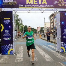 As&iacute; se vivi&oacute; la carrera que di&oacute; apertura a la Semana de la Juventud