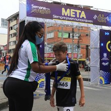 As&iacute; se vivi&oacute; la carrera que di&oacute; apertura a la Semana de la Juventud