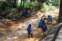 Descontaminamos y contribuimos a mitigar el riesgo  de desbordamiento de r&iacute;os y quebradas de Cali