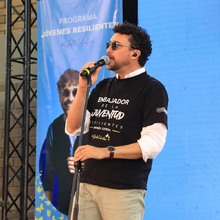   Tiempo, canciones e historias comparti&oacute; Andr&eacute;s Cepeda con estudiantes del oriente de Cali 