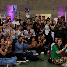   Tiempo, canciones e historias comparti&oacute; Andr&eacute;s Cepeda con estudiantes del oriente de Cali 