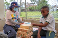 Juntos Aprendemos Viajera visit&oacute; la IEO Monse&ntilde;or Ram&oacute;n Arcila