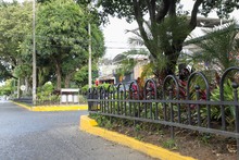 Cali avanza en la recuperaci&oacute;n de sus separadores viales