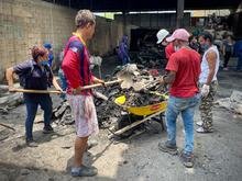 Administraci&oacute;n apoyar&aacute; a recicladores afectados por incendio en Plaza de Mercado de Silo&eacute; 