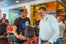 Los semilleros de la comuna 20 tuvieron su d&iacute;a feliz con Teo Guti&eacute;rrez