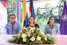 Secretaria de Turismo recibi&oacute; pa&ntilde;oleta honor&iacute;fica de los Scouts de Colombia