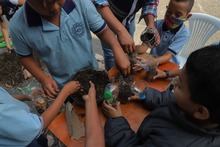El PAE orienta a ni&ntilde;os y j&oacute;venes en la elaboraci&oacute;n de composteras caseras