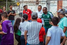 Ni&ntilde;os de Olaya Herrera disfrutaron su visita al coraz&oacute;n del deporte cale&ntilde;o
