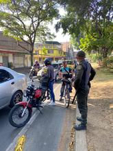 Movilidad explica nuevo decreto que proh&iacute;be la circulaci&oacute;n de motocicletas con parrillero hombre en Cali