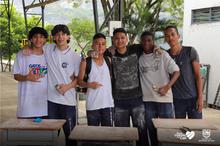 Con palas, escobas y pintura se cumpli&oacute; la minga en planteles educativos 