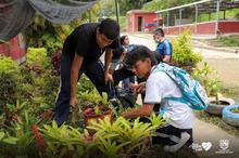 Con palas, escobas y pintura se cumpli&oacute; la minga en planteles educativos 