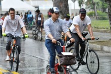 El Ciclopat&iacute;n Paseo, una fiesta por la movilidad sostenible, que ni la lluvia logr&oacute; frenar