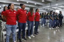 &ldquo;Ustedes son referente de liderazgo para incentivar el f&uacute;tbol en las ni&ntilde;as&rdquo;: alcalde Ospina