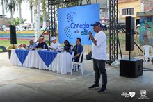 Secretar&iacute;a de Educaci&oacute;n acompa&ntilde;a jornadas de Concejo a la Calle en Navarro y El Hormiguero