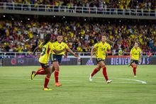 M&aacute;s de 36.000 asistentes y 3 goles de las colombianas engalanaron el Pascual