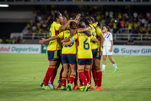 M&aacute;s de 36.000 asistentes y 3 goles de las colombianas engalanaron el Pascual