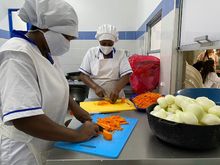 Manipuladoras de alimentos del PAE reforzaron conocimientos culinarios