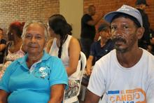 Administraci&oacute;n entreg&oacute; triciclos y dotaciones a recicladores afectados por incendio en Silo&eacute;