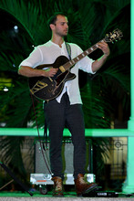 Yoav Eshed deslumbr&oacute; con los sonidos de Jazz en la Feria del Libro.