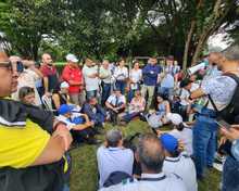 Manipuladoras de alimentos y doctores  piden al Presidente ser tenidos en cuenta