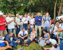 Manipuladoras de alimentos y doctores  piden al Presidente ser tenidos en cuenta