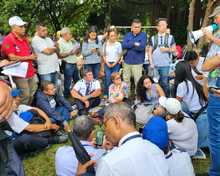 Manipuladoras de alimentos y doctores piden al Presidente ser tenidos en cuenta