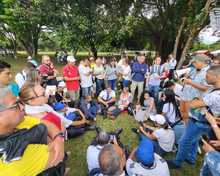 Manipuladoras de alimentos y doctores piden al Presidente ser tenidos en cuenta