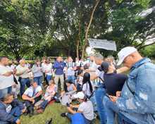 Manipuladoras de alimentos y doctores piden al Presidente ser tenidos en cuenta