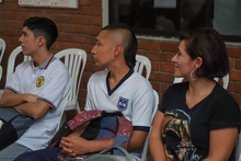 Contralores escolares con las manos en la masa