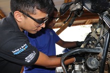 J&oacute;venes de Todas y Todos a Estudiar practican en brigadas de mantenimiento