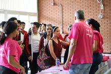 Los ni&ntilde;os se gozan incluso el tras bambalinas en el Festival Mundial de Salsa en Cali