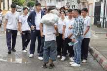 J&oacute;venes cale&ntilde;os comprometidos con la dignificaci&oacute;n de los habitantes de calle