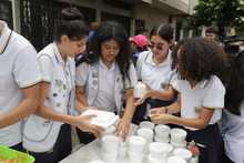 J&oacute;venes cale&ntilde;os comprometidos con la dignificaci&oacute;n de los habitantes de calle