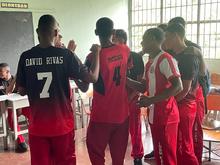 Estudiantes del Inem le apuestan al F&uacute;tbol en Paz