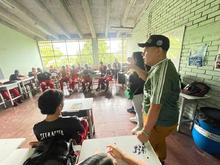 Estudiantes del Inem le apuestan al F&uacute;tbol en Paz